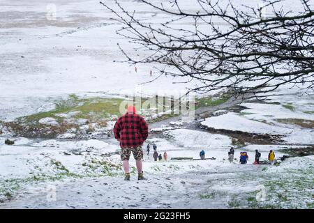 Neige sur le Tor rugueux sur Bodmin Moor dans les Cornouailles. Banque D'Images