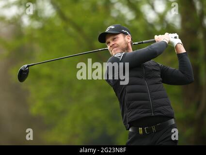 Photo du dossier datée du 13-05-2021 de Danny Willett, de l'Angleterre, débarque le deuxième jour de la deuxième journée des maîtres britanniques de Betfred au Beffroi, Sutton Coldfield. Date de publication : le mardi 8 juin 2021. Banque D'Images
