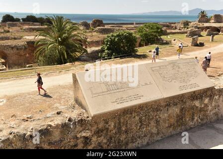 Tunis, Tunisie. 08 juin 2021. Vue sur le site archéologique de Carthage dans la capitale Tunis.le Directeur général de l'UNESCO Audrey Azoulay visite du site archéologique de Carthage en compagnie de Habib Ammar, Ministre tunisien du Tourisme et Ministre par intérim des Affaires culturelles, et de l'Ambassadeur Ghazi Gherairi. Crédit : SOPA Images Limited/Alamy Live News Banque D'Images