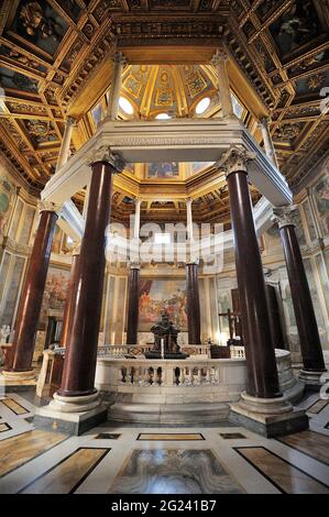 Italie, Rome, San Giovanni in Laterano, Battistero Lateranense, baptistère Banque D'Images