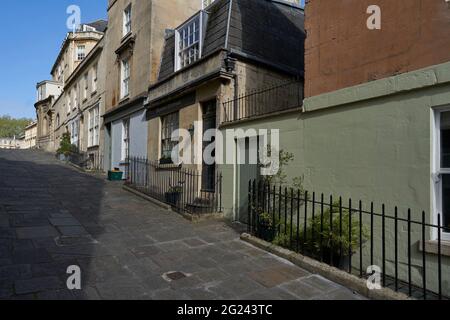 Bâtiments historiques le long du Paragon, une rue historique de la ville de Bath, classée au patrimoine mondial, à Somerset, au Royaume-Uni Banque D'Images