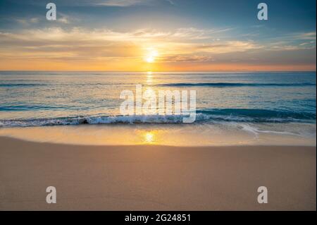 États-Unis, Floride, Boca Raton, soleil levant au-dessus de la mer Banque D'Images