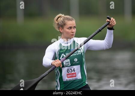 Duisburg, Allemagne. 06e juin 2021. Sophie KOCH (Rheinbrueder Karlsruhe) canoë C1 des dames, action, les finales 2021 dans les disciplines canoë, SUP, canoë polo de 03.06.-06.06.2021 à Duisburg, crédit: dpa/Alay Live News Banque D'Images