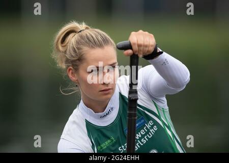 Duisburg, Allemagne. 06e juin 2021. Sophie KOCH (Rheinbrueder Karlsruhe) canoë C1 des dames, action, les finales 2021 dans les disciplines canoë, SUP, canoë polo de 03.06.-06.06.2021 à Duisburg, crédit: dpa/Alay Live News Banque D'Images