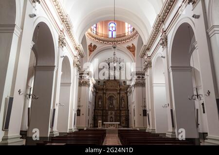 MERCEDES, URUGUAY: 17 FÉVRIER 2015: Intérieur de la cathédrale notre-Dame de la Miséricorde en Mercedes, Uruguay Banque D'Images