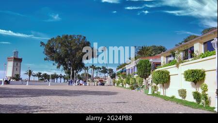 Beau phare de Cap Spartel près de Tanger ville et Gibraltar, le Maroc en Afrique Banque D'Images