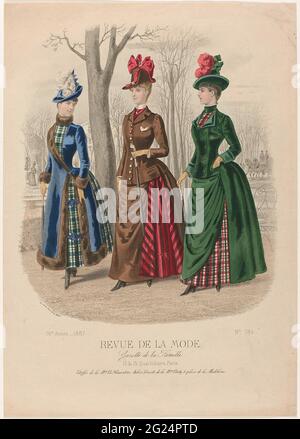 Revue de la mode, Gazette de la famille, Dimanche 9 janvier 1887, 16e année, n° 784: Etoffes de la M.ON le Houssel (...). Trois femmes randonnée dans un parc, en arrière-plan une calèche avec deux chevaux. À gauche : 'toilette' de velours bleu, Surah à carreaux écossais et fourrure brune, adaptée à une jeune femme de 15 à 16 ans. Milieu: 'Toilettes' de soie rayée en laine rouge, brune et brune, convient pour un jeune âge de 18 ans. Veste courte à col plat et revers. Cravate du côté rouge cerise. POCHET (mouchoir) à gauche. À droite : 'toilettes' en soie rouge à carreaux écossais, velours vert mousse Banque D'Images