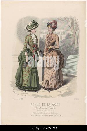 Revue de la mode, Gazette de la famille, Dimanche 22 avril 1883, 12e année, no 590: Toilette de Melles Vidal (...). Deux femmes à un banc de jardin, dans le Gunting de Vidal. A gauche: Robe d'interieur 'de mousse-vert Uni' satin ottoman '(satin) et le même tissu cassé. A droite: JAP de brocatel beige et solide 'mouchoir de fantaisie', pour la marche ou à l'intérieur. Sous l'image un texte publicitaire de règle pour différents produits. Impression à partir du magazine de la revue de la mode (1872-1913). Description détaillée des vêtements à la page 122 'Planche Coloriée'. Banque D'Images