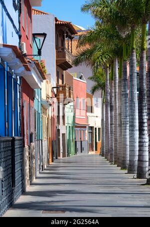 Rue vide dans la ville de Puerto de la Cruz, Ténérife, Iles Canaries, Espagne Banque D'Images