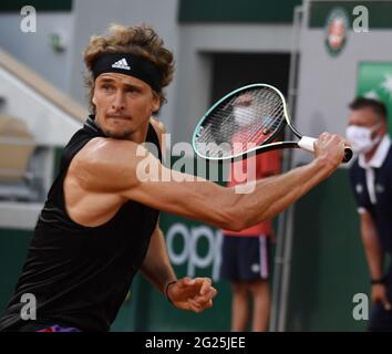 Paris, FRA. 08 juin 2021. Paris, Roland Garros, French Open Day 10 08/06/2021 Alexander Sascha Zverev (GER) remporte le quart de finale du match Credit: Roger Parker/Alay Live News Banque D'Images