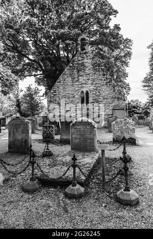 Écosse. L'image est de la tombe des parents de Robert Burns qui sont interrés au cimetière du chantier naval d'Auld Kirk [ancienne église] à Alloway. Banque D'Images