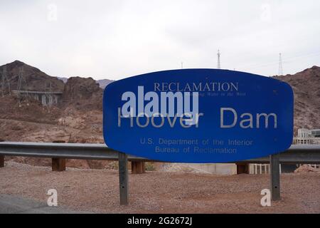 Un panneau Hoover Dam, dimanche 7 mars 2021, près de Boulder City, Ven. Banque D'Images