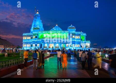 Prem Mandir est un temple hindou dédié à Shri Radha Krishna à Vrindavan près de la ville de Mathura dans l'état de l'Uttar Pradesh en Inde Banque D'Images