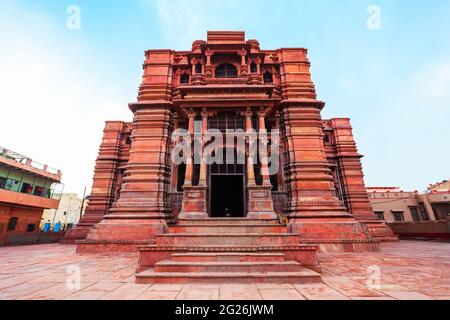 Le temple de Govind Dev Ji est un temple hindou dédié à Lord Krishna à Vrindavan près de la ville de Mathura dans l'État de l'Uttar Pradesh en Inde Banque D'Images