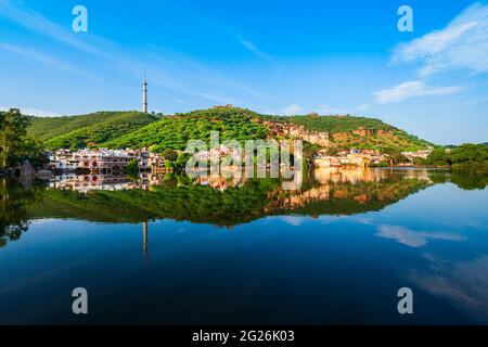 La ville de Bundi et le lac Nawal Sagar offrent une vue panoramique sur l'état du Rajasthan en Inde Banque D'Images