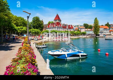 Lac de genève promenade près du château château d'Ouchy, un vieux château médiéval en ville de Lausanne en Suisse Banque D'Images