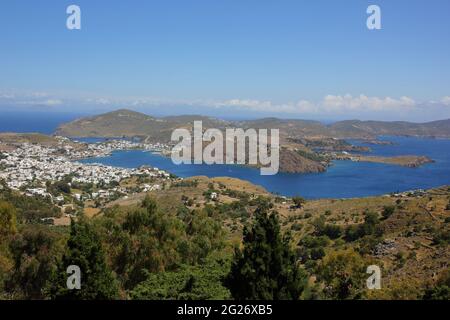 Vue aérienne/Paysage du port et de la ville de Skala, île de Patmos, Grèce Banque D'Images