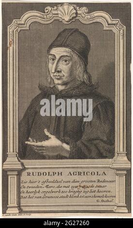 Portrait Rudolf d'agricola. Portrait buste à la gauche de Rudolf d'Agricola, reformeur d'église et de langue latine, avec headaddress. Autour d'un cadre ornemental, sous le portrait le nom du dépeint et un verset hollandais à quatre lignes. Banque D'Images