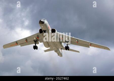 Le bombardier stratégique H-6K de l'Armée de libération du peuple chinoise prend son envol. Banque D'Images