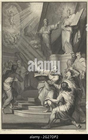 Aaron et le Moïse voilé présentent aux Israélites les tables de la loi; page de titre pour David Martin, Histoire des Ouden et Nieuwen Témentes, 1700. Sur un piédestal, le souverain sacrificateur Aaron et le voilé Moïse. Autour d'eux le peuple juif. Moïse montre aux Israélites les tables de la loi. En arrière-plan le tétragramme et une représentation de l'Ascension du Christ Banque D'Images