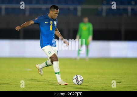 Asunción, Paraguay. 08 juin 2021 ; Defensores del Chaco Stadium, Asunción, Paraguay ; qualifications de la coupe du monde de football 2022 ; Paraguay contre Brésil ; Alex Sandro du Brésil crédit : action plus Sports Images/Alamy Live News Banque D'Images