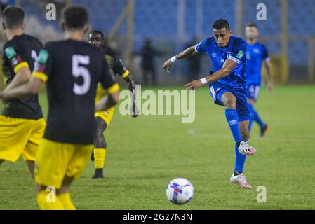 San Salvador, El Salvador. 08 juin 2021. Salvadorien Darwin Ceren vu en action pendant la coupe du monde Groupe UN match de football CONCACAF qualifiant entre El Salvador et Antigua-et-Barbuda au stade Cuscatlan. (Note finale; El Salvador 3:0 Antigua-et-Barbuda) crédit: SOPA Images Limited/Alay Live News Banque D'Images