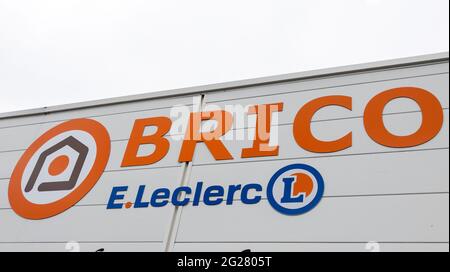 Bordeaux , Aquitaine France - 02 05 2021 : Brico e.leclerc logo texte enseigne marque de commerce français leclerc Banque D'Images