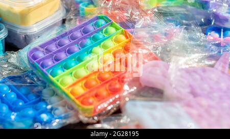 Jouet antistress coloré pour les enfants. Banque D'Images