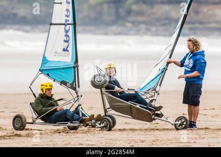 Le duc et la duchesse de Cambridge prennent part à Landyachting sur la plage de West Sands à St Andrews, dans le cadre de leur tournée en Écosse. Crédit: Euan Cherry Banque D'Images