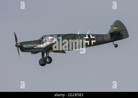 Réplique d'un avion BF-108 Taifun en vol au-dessus de l'Allemagne. Banque D'Images