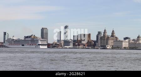 Liverpool,UK,9 juin 2021 MSC Virtuosa au terminal de croisière de Liverpool après que le gouvernement écossais a arrêté le navire d'entrer dans Greenock hier crédit Ian FairBrother/Alamy Live News Banque D'Images