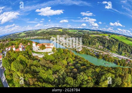 Vue sur le château de Neuburg am Inn dans la région de Donau-Wald dans le district de Passau, à la frontière avec (haute) l'Autriche. Banque D'Images