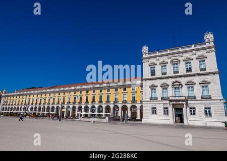 Lisbonne, Portugal - 12 juin 2019 : place du Commerce (Portugais : Praca do Comercio), grande place face au port de Lisbonne. La place de la ville est généralement kno Banque D'Images