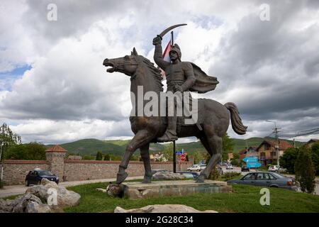 Miloš Obilić légendaire chevalier serbe XIV, statue à cheval à Gracanica, près de Pristina, Kosovo, Serbie Banque D'Images