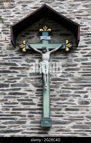 Image crucifix de Jésus-Christ sur la croix. Le crucifix est un symbole principal pour de nombreux groupes de chrétiens. Ce crucifix est dans la ville de Monscha Banque D'Images