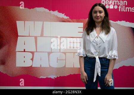 Madrid, Espagne. 09e juin 2021. Le réalisateur allemand Alison Kuhnam pose une photo lors de l'ouverture du Festival du film allemand de Madrid au cinéma Palacio de la Prensa à Madrid. Crédit : SOPA Images Limited/Alamy Live News Banque D'Images