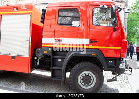 Kiev, Ukraine - 9 mai 2021. Pompiers camion-moteur. Sauvetage sur garde. Véhicule spécial. Banque D'Images