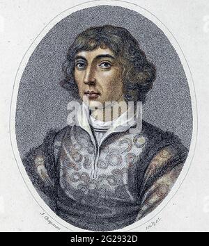 Nicolaus Copernicus (polonais: Mikołaj Kopernik; allemand: Niclas Koppernigk, moderne: Nikolaus Kopernikus; 19 février 1473 – 24 mai 1543) était un mathématicien, astronome et canon catholique de l'époque de la Renaissance qui a formulé un modèle de l'univers qui a placé le Soleil plutôt que la Terre à son centre. En toute vraisemblance, Copernic a développé son modèle indépendamment d'Aristarchus de Samos, un astronome grec ancien qui avait formulé un tel modèle quelques dix-huit siècles plus tôt Copperplate gravure de l'Encyclopensis or, Dictionnaire universel des arts, des sciences, et de la littérature; Volume Banque D'Images