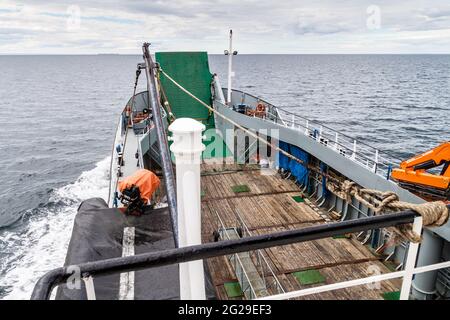 PUNTA ARENAS, CHILI - 4 MARS 2015 : ferry pour la colonie de pingouins sur l'île Isla Magdalena, dans le détroit de Magellan, au Chili Banque D'Images