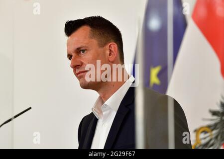 Vienne, Autriche. 9th juin 2021. Foyer de presse après le Conseil des ministres avec le ministre de la Santé Wolfgang Mückstein (les Verts). Banque D'Images