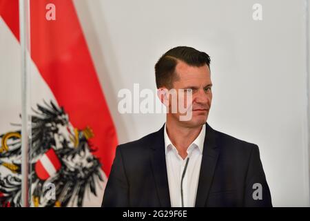 Vienne, Autriche. 9th juin 2021. Foyer de presse après le Conseil des ministres avec le ministre de la Santé Wolfgang Mückstein (les Verts). Banque D'Images