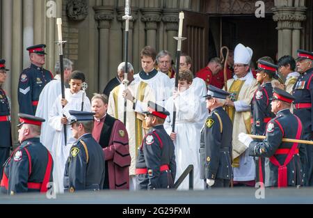 La GRC fait sortir le cercueil de Flaherty de la cathédrale et le ramène dans la voiture. Scènes of the State Funeral for Jim Flaherty, ancien ministre des Finances du Canada Banque D'Images