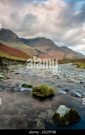 Col de Gatesgarthdale Beck Honister Banque D'Images