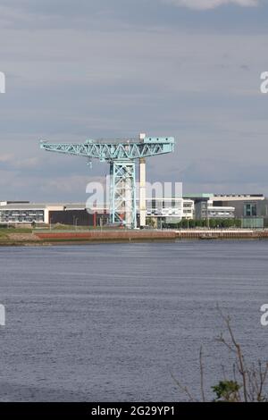 Titan Clydebank, plus connu sous le nom de Titan Crane, est une grue en porte-à-faux de 150 pieds de haut (46 m) à Clydebank, West Dunbartonshire, en Écosse. Banque D'Images