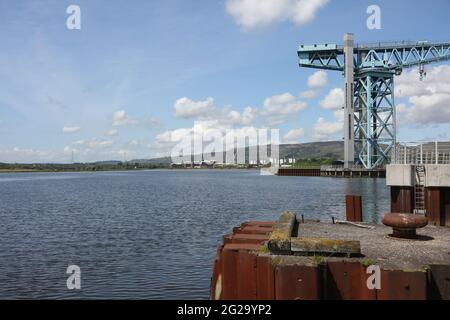 Titan Clydebank, plus connu sous le nom de Titan Crane, est une grue en porte-à-faux de 150 pieds de haut (46 m) à Clydebank, West Dunbartonshire, en Écosse. Banque D'Images