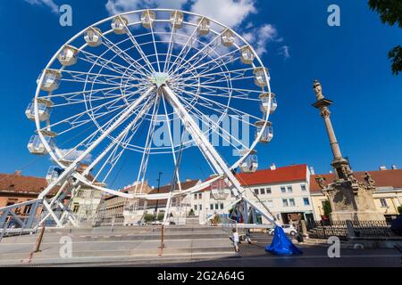 Grande roue érigée pour célébrer le centenaire du plébiscite de Sopron en 1921, Varkerulet, Sopron, Hongrie Banque D'Images