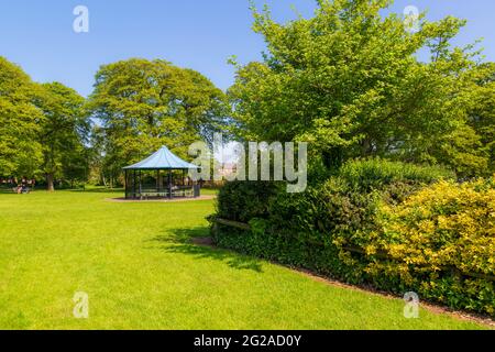 Vue sur Abbey Park à Pershore, Worcestershire, Angleterre. Banque D'Images