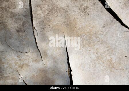 Texture du bois avec des fissures profondes. Contreplaqué fissuré. Banque D'Images