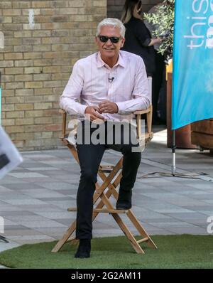 Londres, Royaume-Uni. 08 juin 2021. Phillip Schofield vu à l'extérieur des studios ITV à Londres. Crédit : SOPA Images Limited/Alamy Live News Banque D'Images