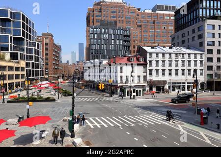 Intersection de Ninth Ave et de West 14th St dans le quartier du marché Gansevoort/quartier de Meatpacking de Manhattan, New York Banque D'Images